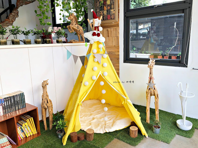 【台中 北屯】Sun with Cheese ‧ 日起食書生活🌞🌞🌞鄰近松竹火車站、北屯特力屋,超舒服的用餐環境,早午餐、輕食都有供應,一早想吃厚鬆餅也沒問題啊!!居然有這麼棒的早午餐,現在知道還不晚