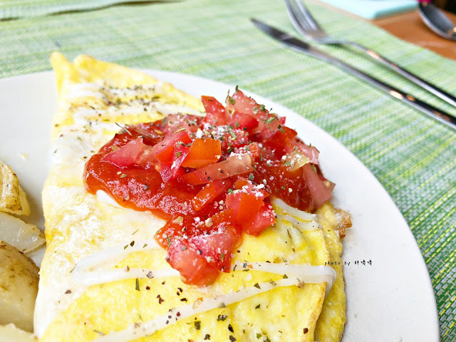 【台中 北屯】Sun with Cheese ‧ 日起食書生活🌞🌞🌞鄰近松竹火車站、北屯特力屋,超舒服的用餐環境,早午餐、輕食都有供應,一早想吃厚鬆餅也沒問題啊!!居然有這麼棒的早午餐,現在知道還不晚