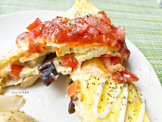 【台中 北屯】Sun with Cheese ‧ 日起食書生活🌞🌞🌞鄰近松竹火車站、北屯特力屋,超舒服的用餐環境,早午餐、輕食都有供應,一早想吃厚鬆餅也沒問題啊!!居然有這麼棒的早午餐,現在知道還不晚