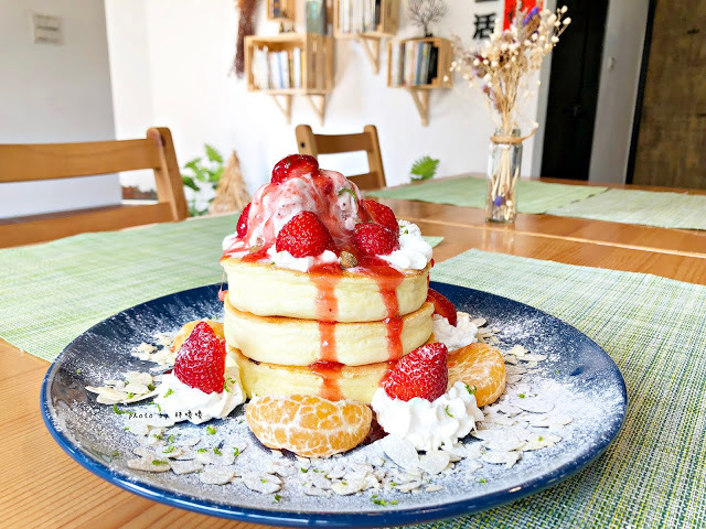 【台中 北屯】Sun with Cheese ‧ 日起食書生活🌞🌞🌞鄰近松竹火車站、北屯特力屋,超舒服的用餐環境,早午餐、輕食都有供應,一早想吃厚鬆餅也沒問題啊!!居然有這麼棒的早午餐,現在知道還不晚