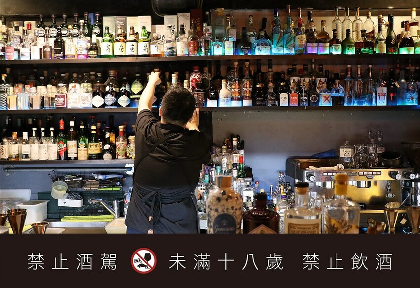 【台北萬華區】♥ONCE Cafe&Bar 無心戒酒互助會-西寧分會♥捷運西門站酒吧推薦,西門町好喝調酒