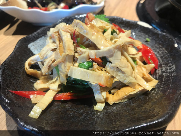 川夜宴無二火鍋樓 CP值超高的吃到飽! 台北中山區美食推薦