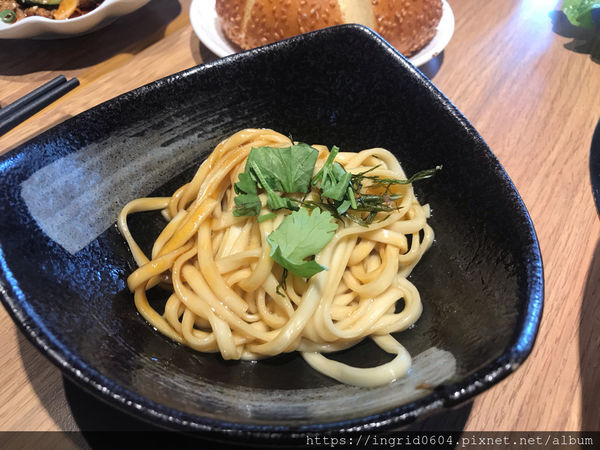 川夜宴無二火鍋樓 CP值超高的吃到飽! 台北中山區美食推薦