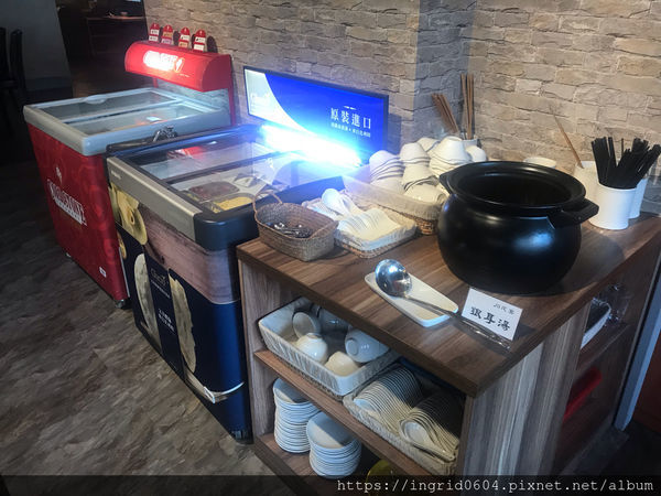 川夜宴無二火鍋樓 CP值超高的吃到飽! 台北中山區美食推薦