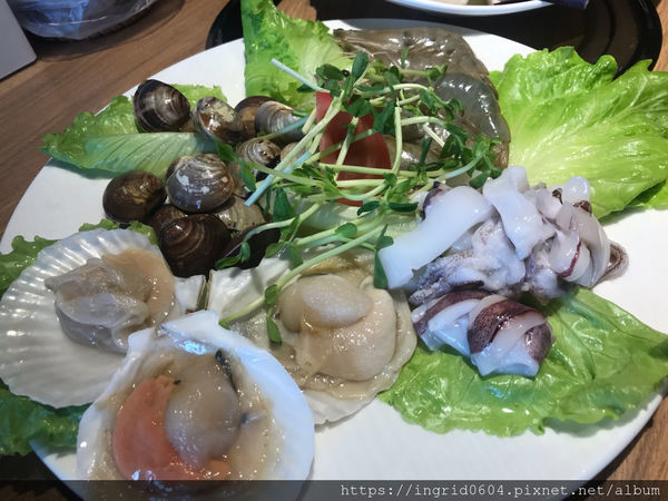 川夜宴無二火鍋樓 CP值超高的吃到飽! 台北中山區美食推薦