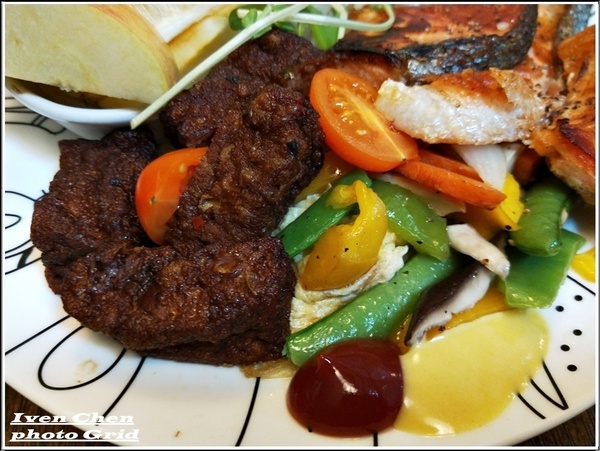 花森早午餐咖啡Huasen： 《桃園大溪美食》隱藏在大溪老街的美食/CP值高創意美味料理/IG打卡美拍餐廳/附菜單-『花森早午餐咖啡Huasen』