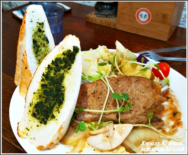 花森早午餐咖啡Huasen： 《桃園大溪美食》隱藏在大溪老街的美食/CP值高創意美味料理/IG打卡美拍餐廳/附菜單-『花森早午餐咖啡Huasen』