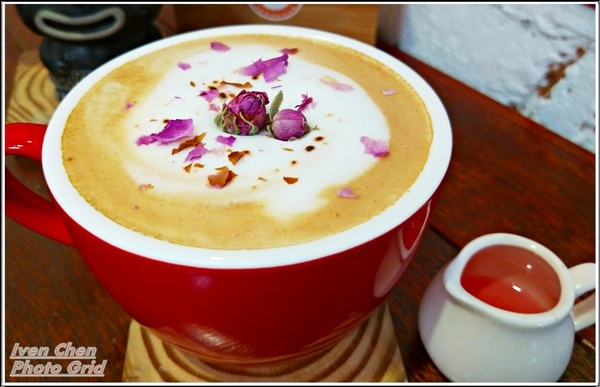 花森早午餐咖啡Huasen： 《桃園大溪美食》隱藏在大溪老街的美食/CP值高創意美味料理/IG打卡美拍餐廳/附菜單-『花森早午餐咖啡Huasen』