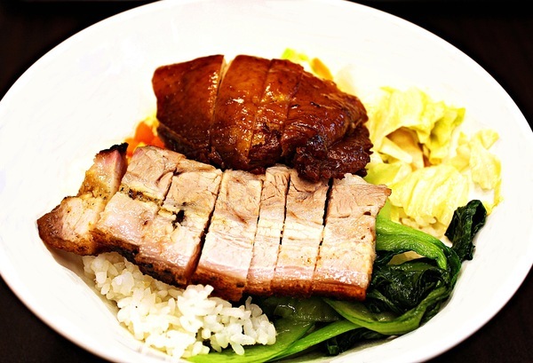 榮華三寶飯惦：【榮華三寶飯惦】燒臘便當。捷運板橋站