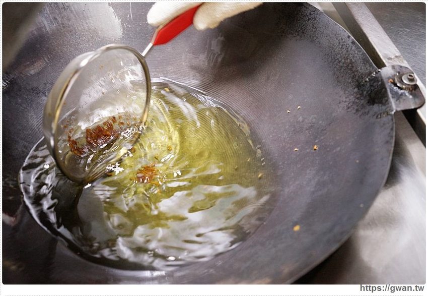 夜市超佛心地瓜球,一粒一元趕快吃起來!!