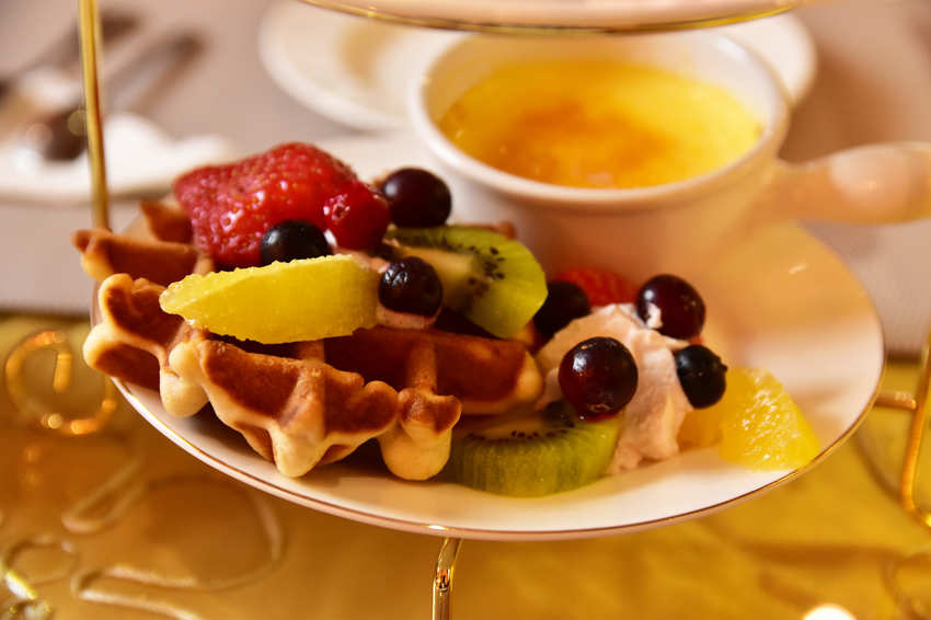 東海藝術街必吃美食"艾凡里咖啡廳"，適合情侶一同享用的雙層下午茶