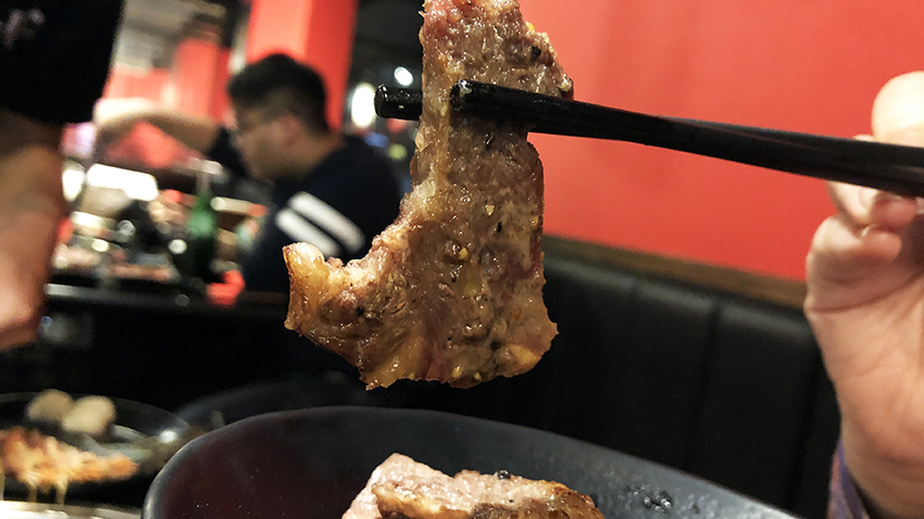 基隆吃到飽豚野日式炭火燒肉 美味食記,台北燒烤,基隆吃到飽豚野日式炭火燒肉基隆店,日式無煙燒烤,頂級原肉現切,生蠔,海鮮,無限吃,快速剝蝦服務,基隆車站美食