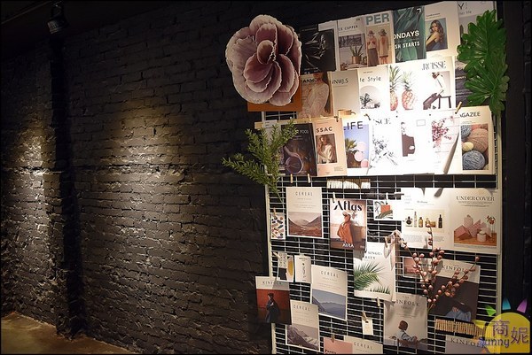 街喜鍋:一中美食來自新加坡時尚迴轉火鍋。街喜鍋。一盤18元比壽司還便宜!