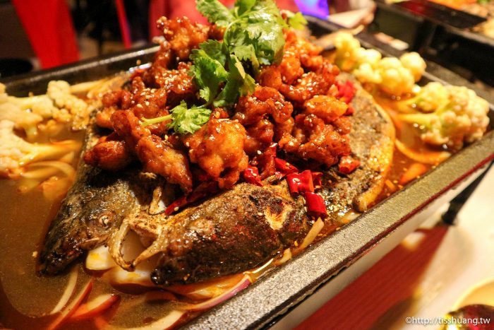 台北小巨蛋火鍋美食推薦｜水貨－炭火烤魚火鍋養顏又美容｜重慶烤魚一爐二吃（附菜單）