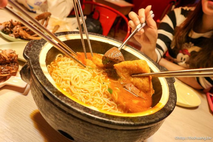 台北小巨蛋火鍋美食推薦｜水貨－炭火烤魚火鍋養顏又美容｜重慶烤魚一爐二吃（附菜單）