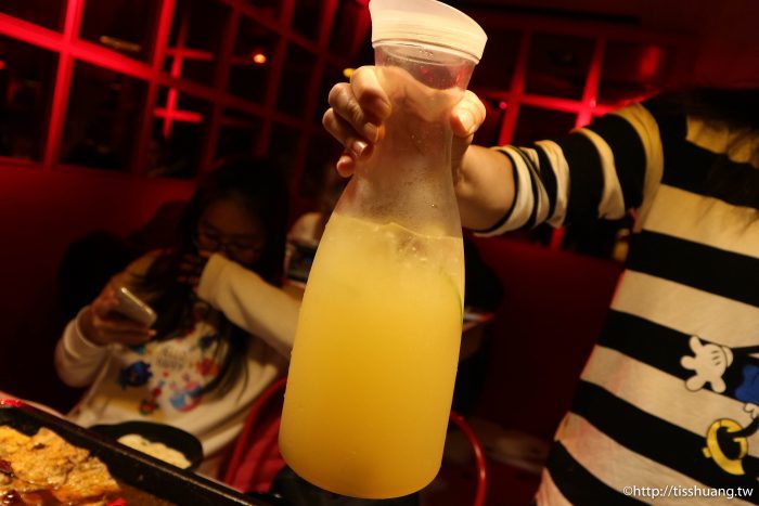 台北小巨蛋火鍋美食推薦｜水貨－炭火烤魚火鍋養顏又美容｜重慶烤魚一爐二吃（附菜單）