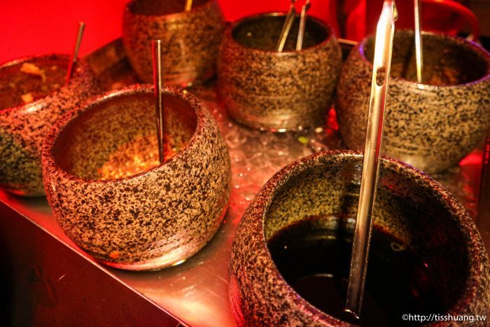 台北小巨蛋火鍋美食推薦｜水貨－炭火烤魚火鍋養顏又美容｜重慶烤魚一爐二吃（附菜單）