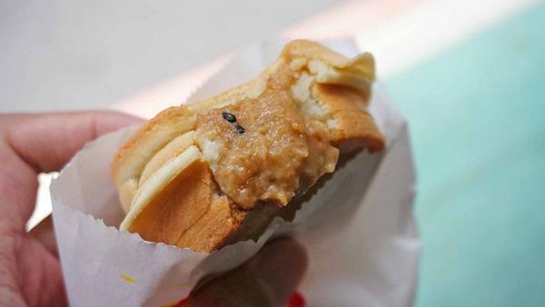 【台北美食】光華紅豆餅-吃了會讚不絕口的爆漿紅豆餅