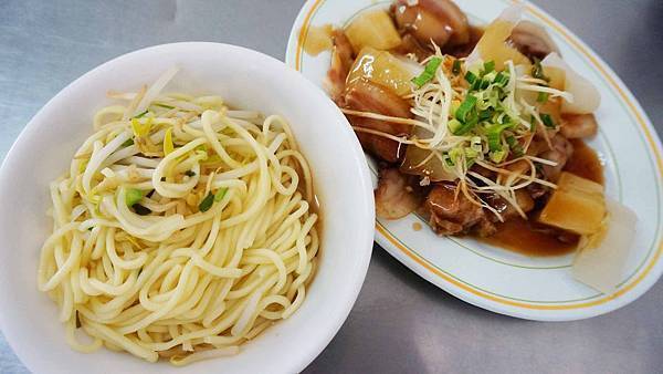 【台北美食】哈密街20巷無名小吃店-CP值爆表!絕無僅有的銅板價小吃店