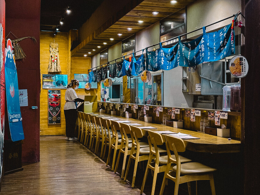 高雄市左營區巨蛋商圈美食推薦！咕嚕咕嚕家巨蛋裕誠叁店，高CP值日式料理，份量大、出餐快