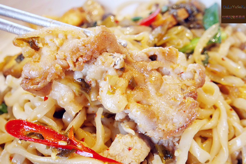 FoOd台北【noodlemix禮面作台北芝山店】天母美食祭非吃不可,吃了會上癮的好滋味,酥炸肥腸,特色麵全都好想念