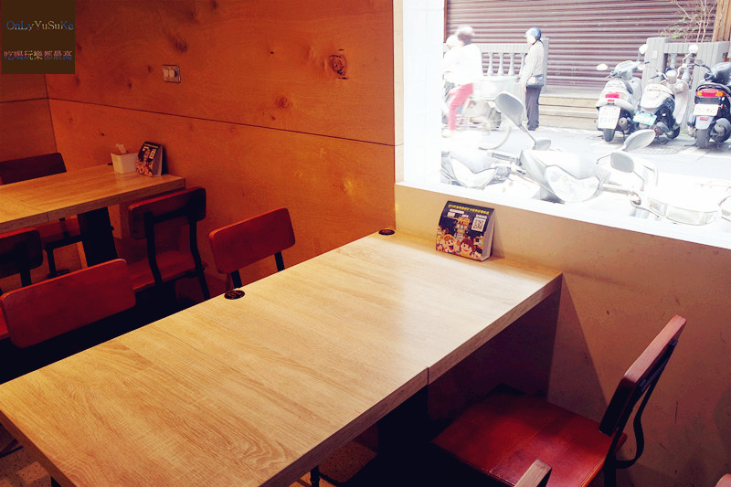 FoOd台北【noodlemix禮面作台北芝山店】天母美食祭非吃不可,吃了會上癮的好滋味,酥炸肥腸,特色麵全都好想念