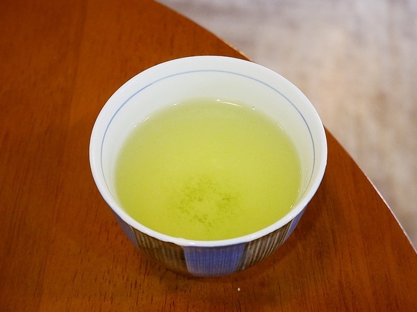 KOYAMA 這座山台灣茶專門店:KOYAMA 這座山台灣茶專門店-台中首創茶酒沙龍 多種手沖台灣茶及茶系列餐點 甚至還能已酒入茶 考驗大家創意 不限時且提供wifi和插座 悠閒享受午後時光