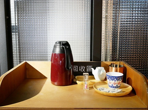 KOYAMA 這座山台灣茶專門店:KOYAMA 這座山台灣茶專門店-台中首創茶酒沙龍 多種手沖台灣茶及茶系列餐點 甚至還能已酒入茶 考驗大家創意 不限時且提供wifi和插座 悠閒享受午後時光