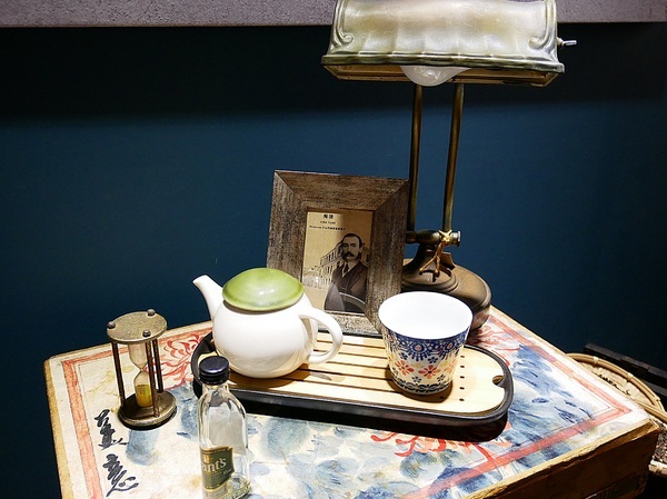 KOYAMA 這座山台灣茶專門店:KOYAMA 這座山台灣茶專門店-台中首創茶酒沙龍 多種手沖台灣茶及茶系列餐點 甚至還能已酒入茶 考驗大家創意 不限時且提供wifi和插座 悠閒享受午後時光