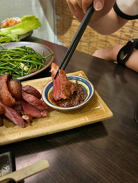 【台北東區美食】螢火蟲居酒屋 x 東區啤酒喝到飽居酒屋推薦!