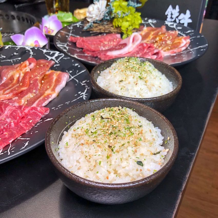 台南燒肉推薦【鉄牛燒肉】霸氣個人套餐只要580元就能吃到和牛 黑將純血和牛/奧汀牛 肉質一口入魂 ! 營業到凌晨四點的深夜燒肉店 | 小白只饗ㄔ美食