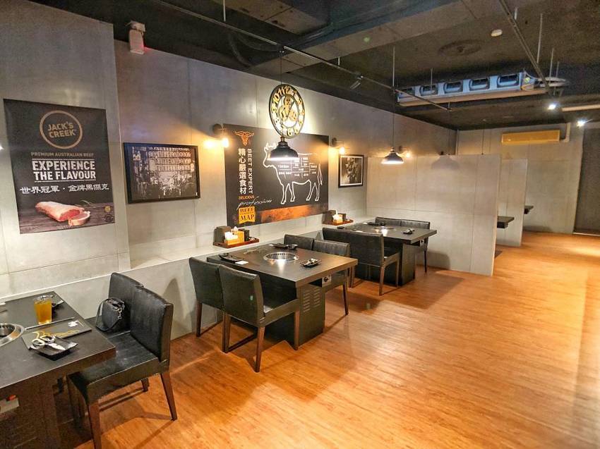 台南燒肉推薦【鉄牛燒肉】霸氣個人套餐只要580元就能吃到和牛 黑將純血和牛/奧汀牛 肉質一口入魂 ! 營業到凌晨四點的深夜燒肉店 | 小白只饗ㄔ美食