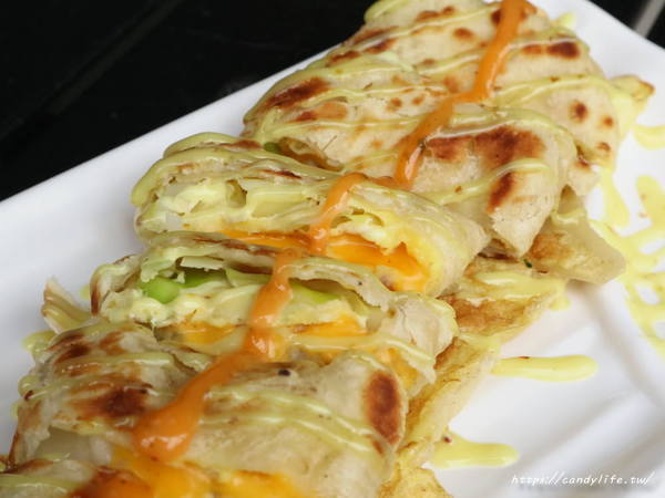 溱香手工蛋餅專賣店：台中美食│溱香手工蛋餅專賣店〃台中手工蛋餅推薦，近太原車站，口味有創意，用料用實在，讓人一吃成主顧～