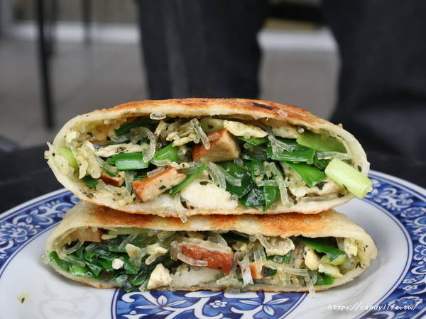 溱香手工蛋餅專賣店：台中美食│溱香手工蛋餅專賣店〃台中手工蛋餅推薦，近太原車站，口味有創意，用料用實在，讓人一吃成主顧～