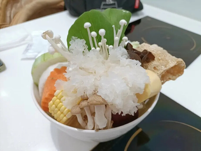 冬天必吃火鍋！新竹柚一鍋火鍋CP值爆表，海鮮肉品一次滿足。