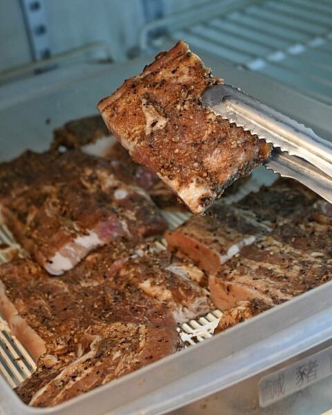 進吉泰國蝦海鮮碳烤吃到飽∥左營區美食∥海鮮控的天堂∥超狂泰國蝦海鮮吃到飽