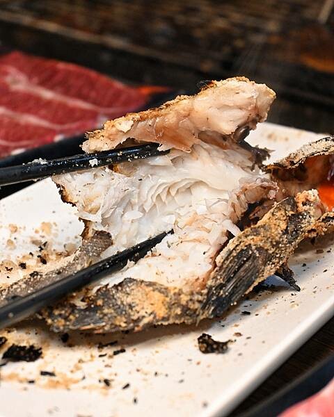 進吉泰國蝦海鮮碳烤吃到飽∥左營區美食∥海鮮控的天堂∥超狂泰國蝦海鮮吃到飽