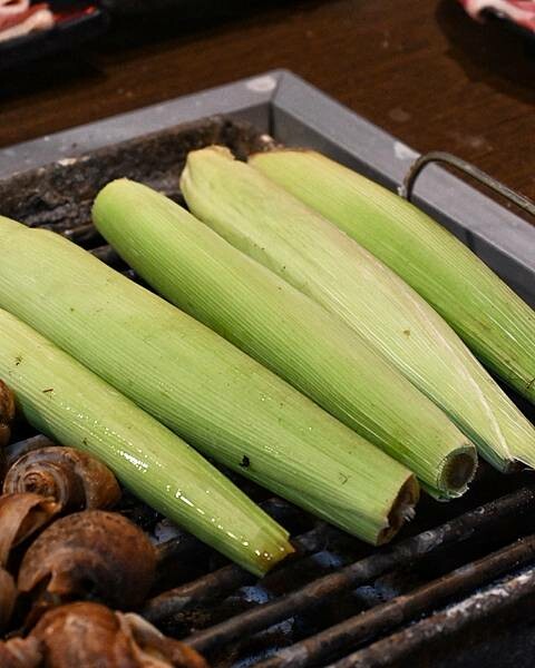 進吉泰國蝦海鮮碳烤吃到飽∥左營區美食∥海鮮控的天堂∥超狂泰國蝦海鮮吃到飽