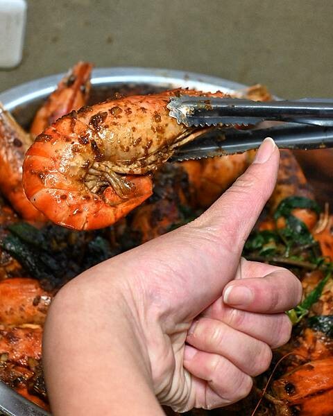 進吉泰國蝦海鮮碳烤吃到飽∥左營區美食∥海鮮控的天堂∥超狂泰國蝦海鮮吃到飽