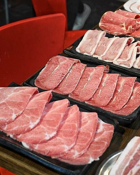 進吉泰國蝦海鮮碳烤吃到飽∥左營區美食∥海鮮控的天堂∥超狂泰國蝦海鮮吃到飽