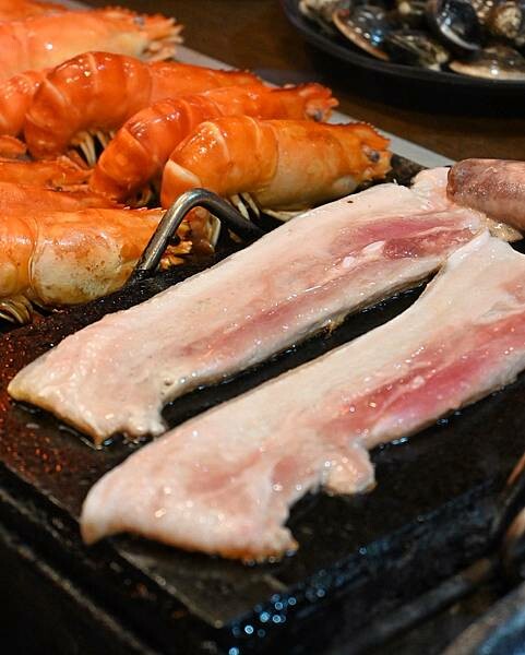 進吉泰國蝦海鮮碳烤吃到飽∥左營區美食∥海鮮控的天堂∥超狂泰國蝦海鮮吃到飽