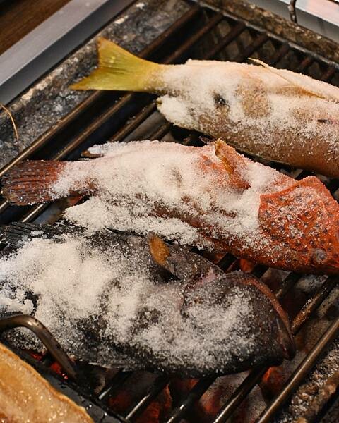 進吉泰國蝦海鮮碳烤吃到飽∥左營區美食∥海鮮控的天堂∥超狂泰國蝦海鮮吃到飽