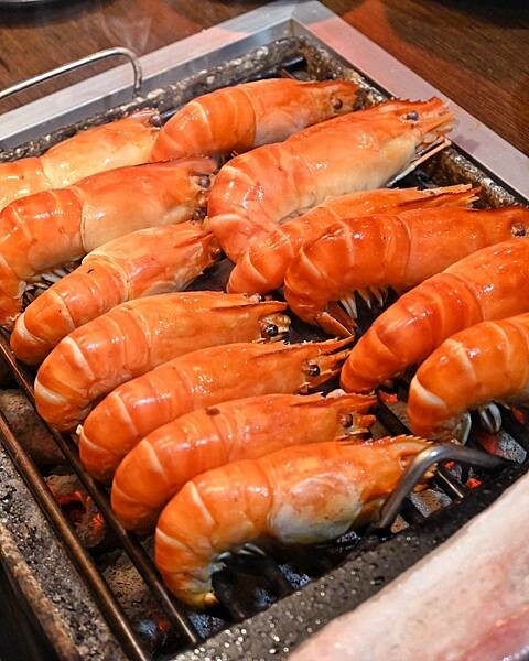 進吉泰國蝦海鮮碳烤吃到飽∥左營區美食∥海鮮控的天堂∥超狂泰國蝦海鮮吃到飽