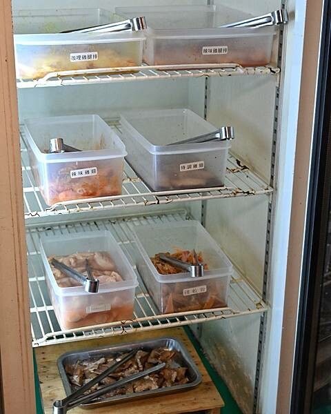 進吉泰國蝦海鮮碳烤吃到飽∥左營區美食∥海鮮控的天堂∥超狂泰國蝦海鮮吃到飽