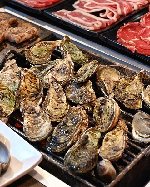 進吉泰國蝦海鮮碳烤吃到飽∥左營區美食∥海鮮控的天堂∥超狂泰國蝦海鮮吃到飽