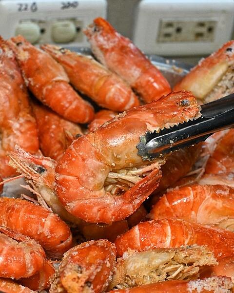 進吉泰國蝦海鮮碳烤吃到飽∥左營區美食∥海鮮控的天堂∥超狂泰國蝦海鮮吃到飽