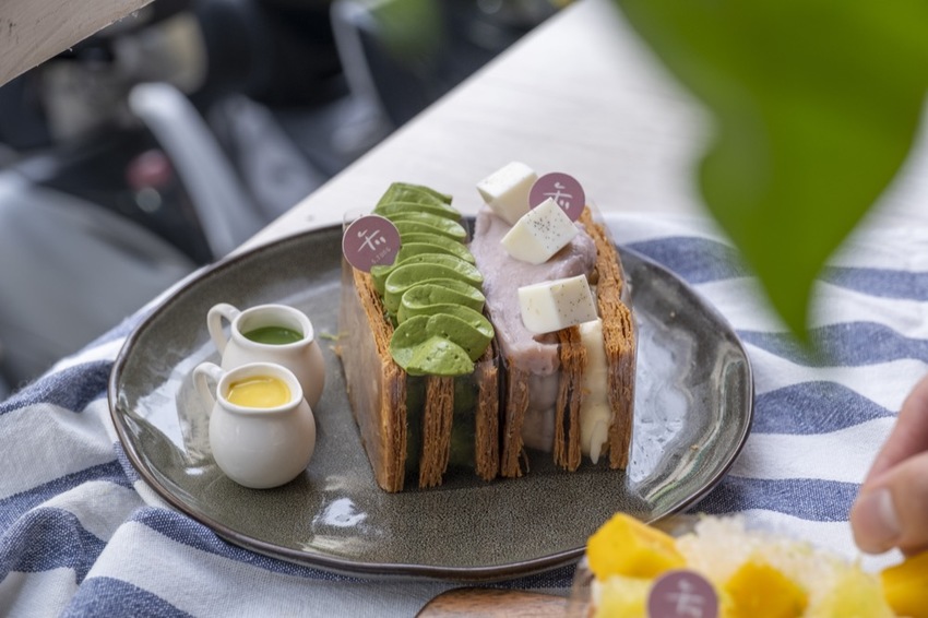 台北美食 午冬甜點｜美得像藝術品！北車補習街人氣千層酥，限定口味「楊枝甘露千層酥」根本欠吃！ · 算命的說我很愛吃