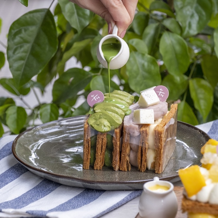 台北美食 午冬甜點｜美得像藝術品！北車補習街人氣千層酥，限定口味「楊枝甘露千層酥」根本欠吃！ · 算命的說我很愛吃