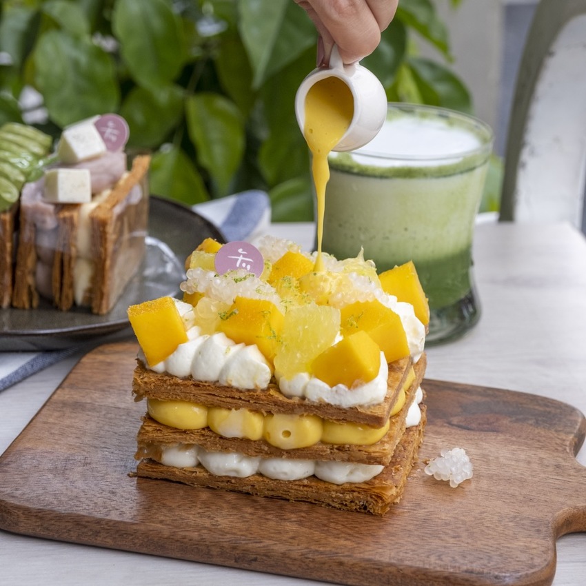 台北美食 午冬甜點｜美得像藝術品！北車補習街人氣千層酥，限定口味「楊枝甘露千層酥」根本欠吃！ · 算命的說我很愛吃