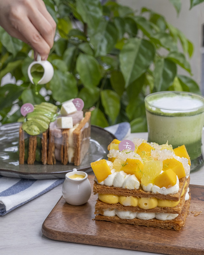 台北美食 午冬甜點｜美得像藝術品！北車補習街人氣千層酥，限定口味「楊枝甘露千層酥」根本欠吃！ · 算命的說我很愛吃